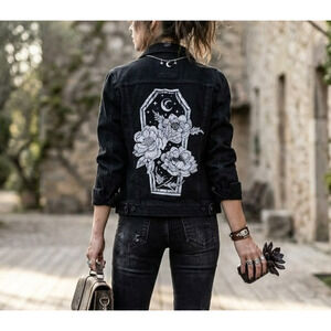 Hot Topic Denim Trucker Jacket Size XL Black Gothic Coffin Floral Moon Celestial